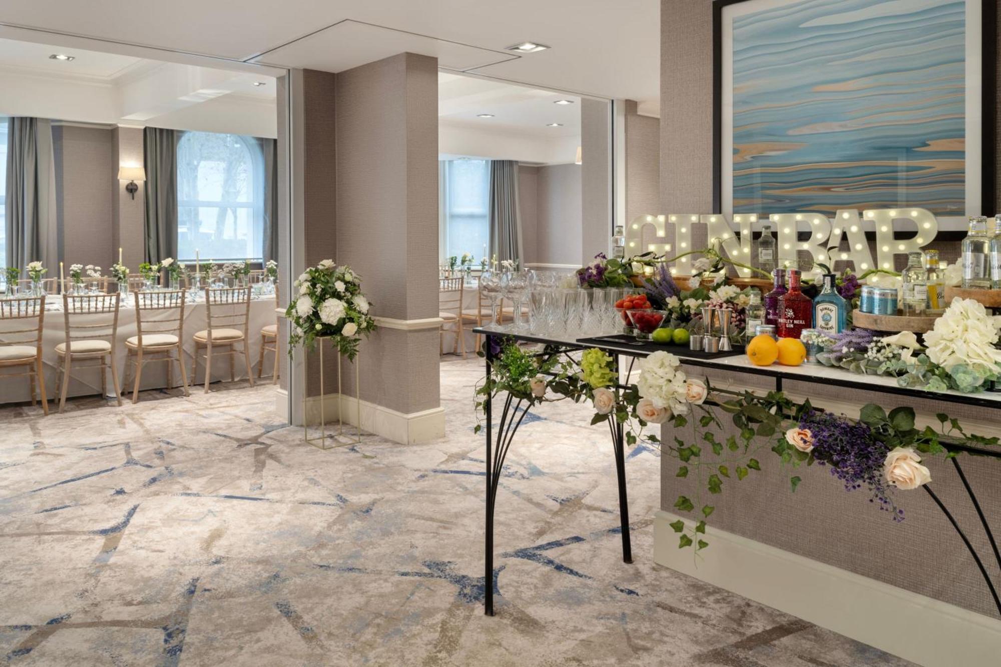 Highcliff Marriott Отель 4*
